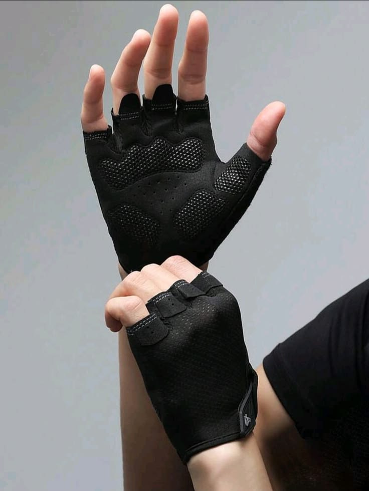 Half-Finger Gym Gloves - Image 4